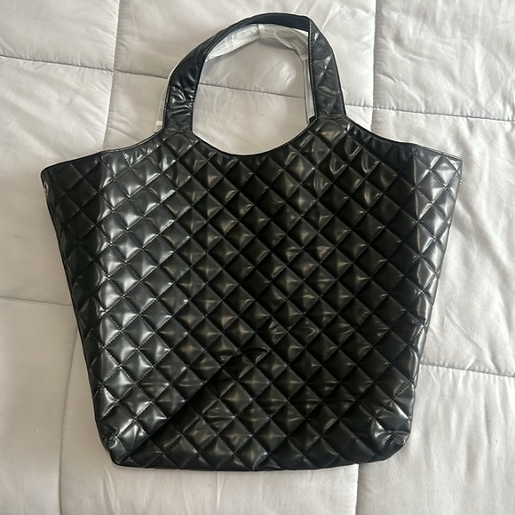 Yves Saint Laurent Black and White Quilted Tote - Picture 4 of 8
